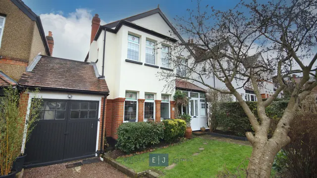 Photo 2 — The Avenue, Loughton