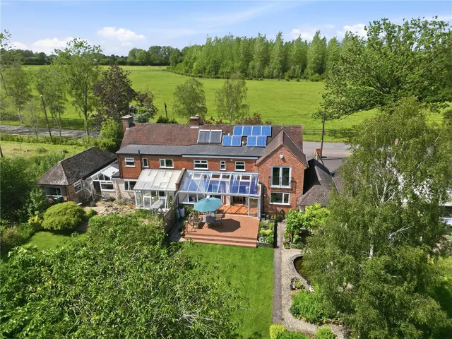 Photo 2 — Billesley Road, Wilmcote, Stratford-upon-Avon, Warwickshire, CV37