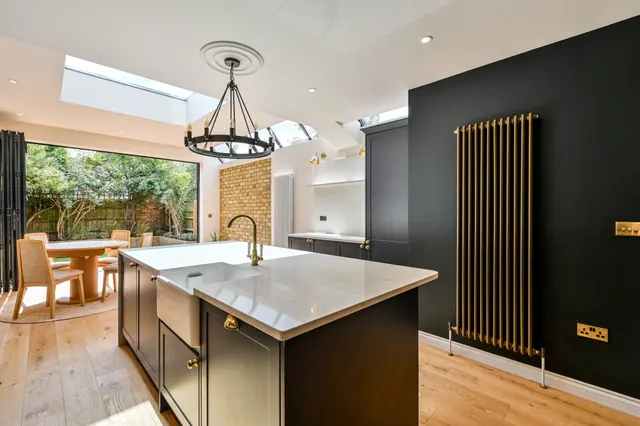 Photo 3 — 32 Windsor Road, Kingston upon Thames