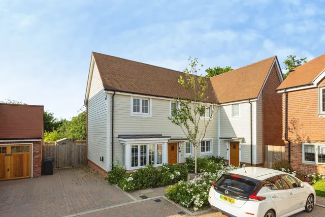 Charlie Close, Cranleigh, GU6, photo 2