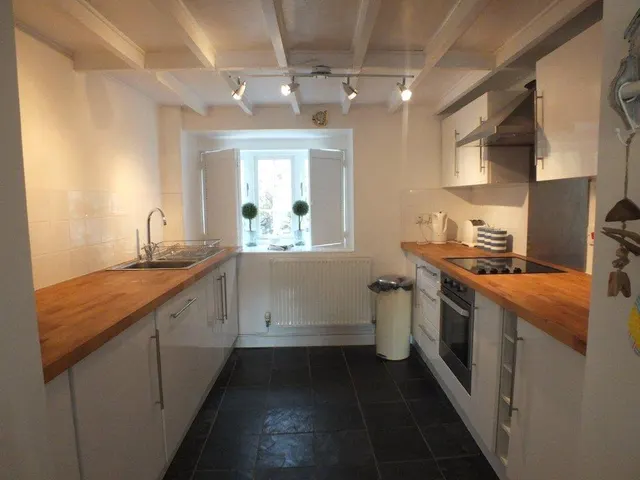 Hill Terrace, Fishguard, SA65, photo 2