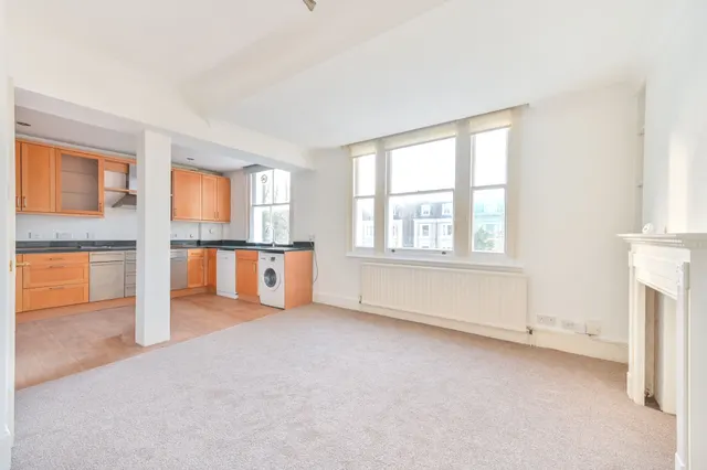 Photo 2 — Second Floor, 21 Elsham Road, London