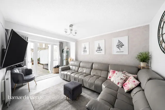 Charles Barry Close, London, SW4, photo 2