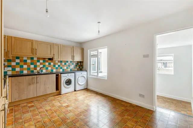 Baker Street, Weybridge, Surrey, KT13, photo 1