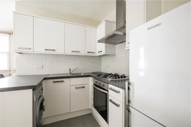 Lammas Park Road, Ealing, W5, photo 3