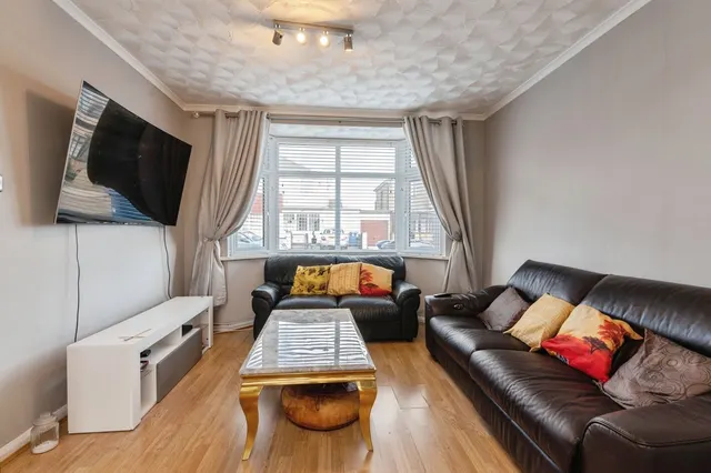 Oxford Avenue, Grays, RM16, photo 2