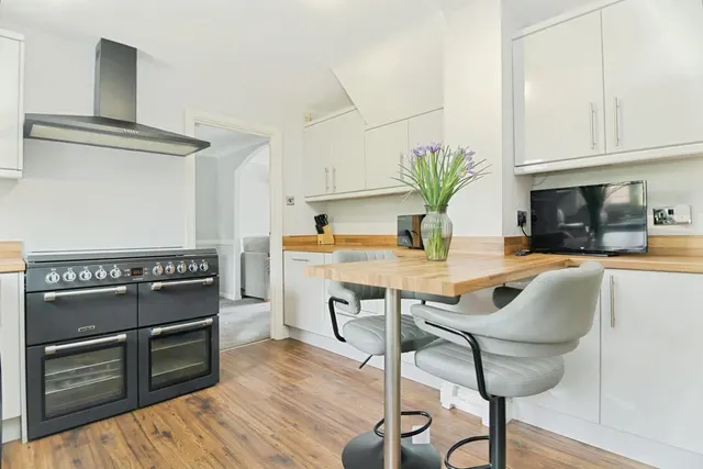 Regency Park Road, Pudsey, LS28, photo 2
