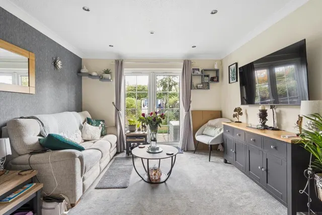 Thompson Way, Rickmansworth, WD3, photo 2