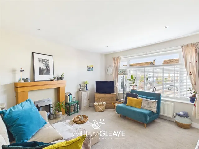 Photo 3 — Bangor Crescent, Prestatyn, Denbighshire, LL19 8EN