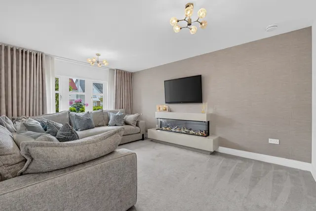 Photo 3 — 160 Cumbrae Drive, Doonfoot, KA7 4GA