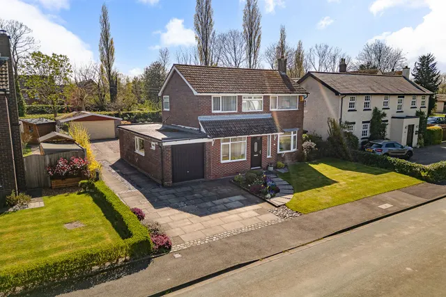 Clifton Avenue, Culcheth, Warrington, Warrington, WA3 4PD, photo 1