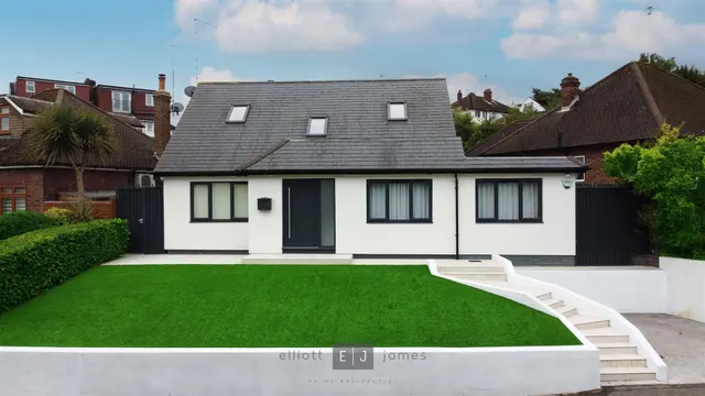 Marjorams Avenue, Loughton, IG10, photo 1