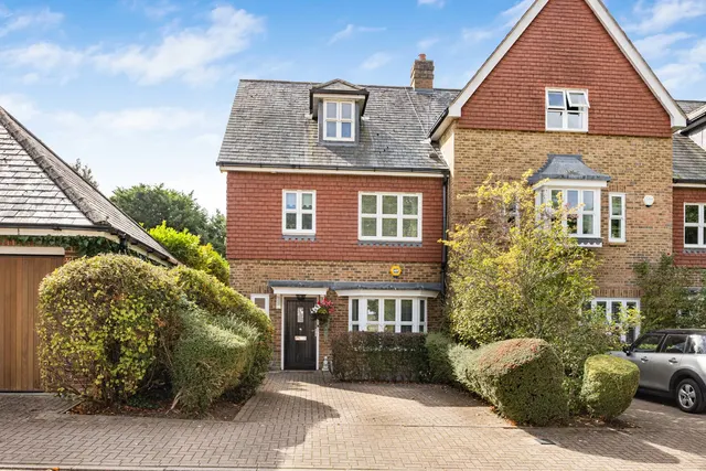 Highgrove Avenue, Ascot, SL5, photo 1