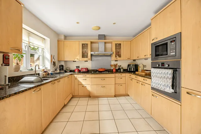 Highgrove Avenue, Ascot, SL5, photo 3