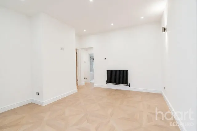 Shakespeare Road, Bedford, MK40, photo 2