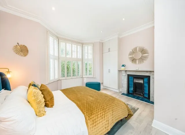 Photo 3 — Haldon Road, Wandsworth, SW18