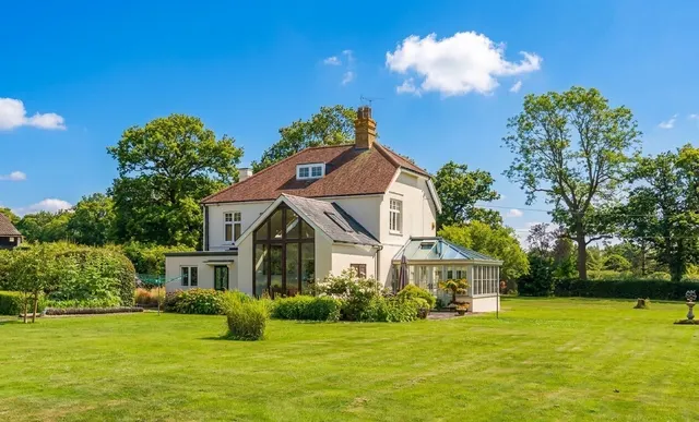 Okehurst Lane, Billingshurst, RH14, photo 1