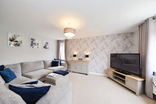 Photo 2 — Masefield Avenue, Holmewood, Chesterfield