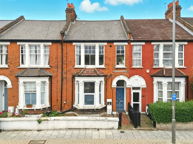 Cavendish Road, London, SW12, photo 1