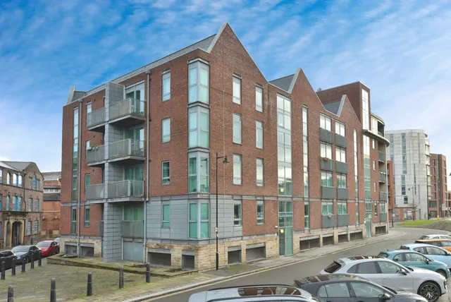 Penistone Road, SHEFFIELD, South Yorkshire, S6, photo 1