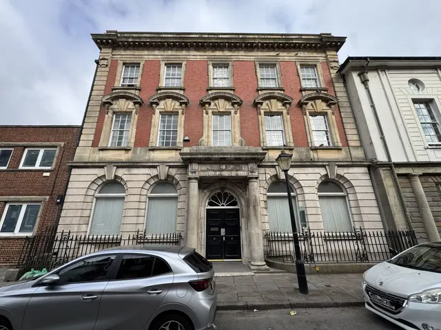 1 bedroom flat — Cambrian Place, Swansea, West Glamorgan, SA1 1RL