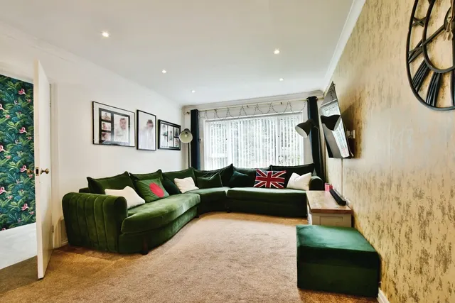 Silverdale Road, Gatley, SK8, photo 2