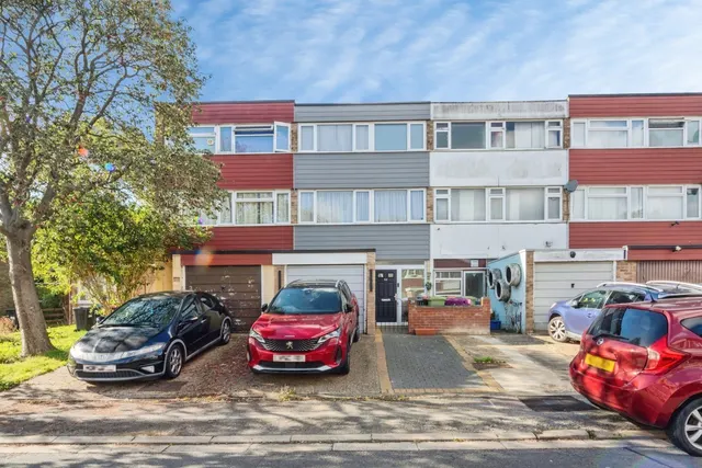 3 bedroom house, Rydal Way, Bletchley, MK2