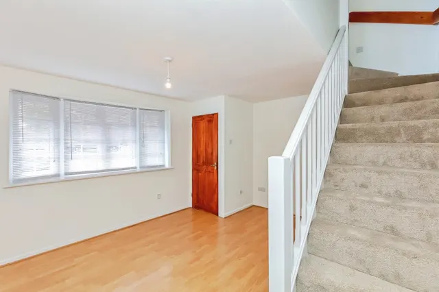 Photo 3 — Thirlmere Close, Kettering