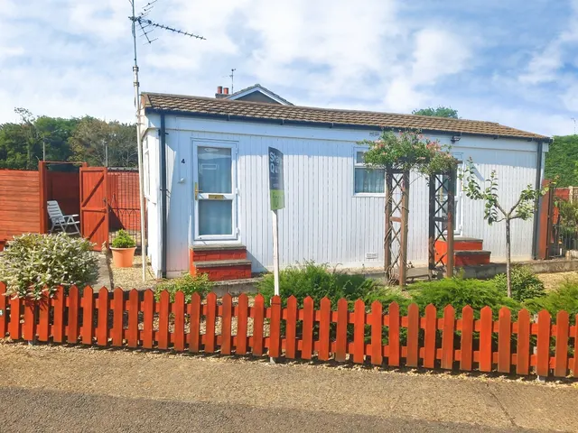Werrington Grove, Peterborough, PE4, photo 1