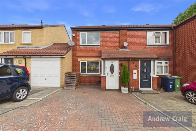Clavering Square, Dunston, NE11, photo 1