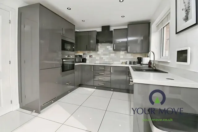 Photo 3 — Folly Way, Barnsley, S71