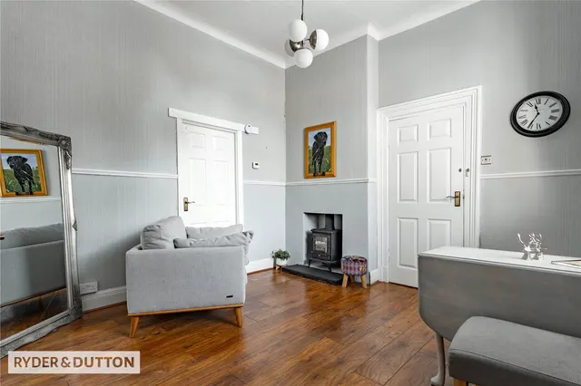 Tong Lane, Whitworth, OL12, photo 2