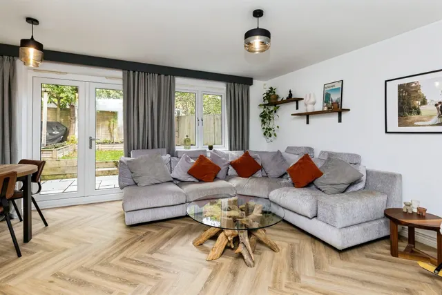Orchard Close, Burgess Hill, RH15, photo 3