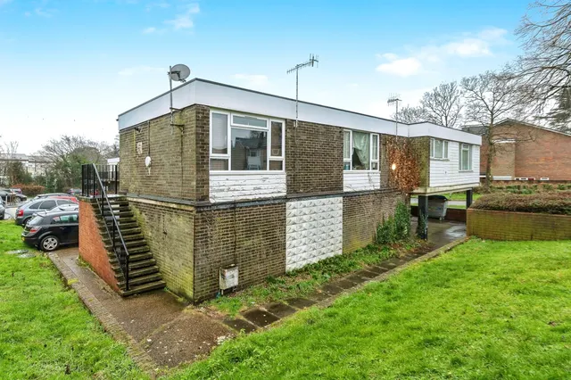Parkwood Drive, Hemel Hempstead, photo 1