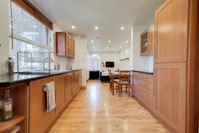 Photo 2 — 4 Queensborough Court, North Circular Road, London