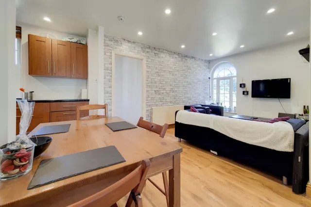 Photo 3 — 4 Queensborough Court, North Circular Road, London