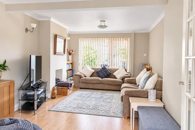 Hardham Close, Crawley, RH11, photo 3