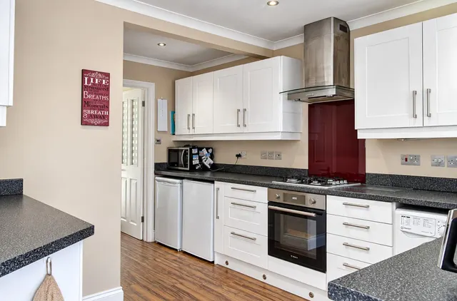 Hardham Close, Crawley, RH11, photo 2