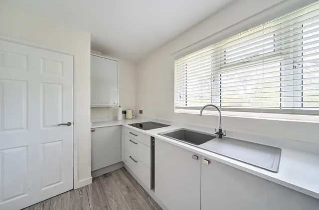 Ashdown Road, Chandler's Ford, SO53, photo 3