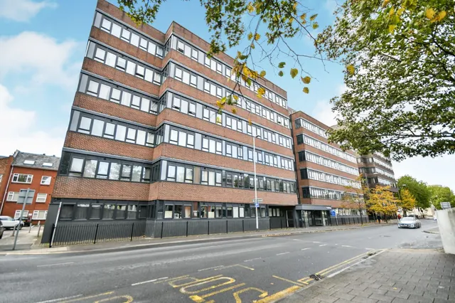 Farnsby Street, Swindon, SN1, photo 1