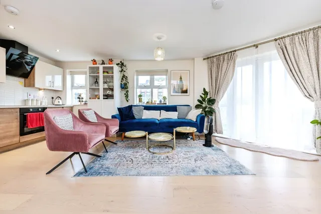 Photo 3 — Palgrave Road, Bedford, Bedfordshire, MK42