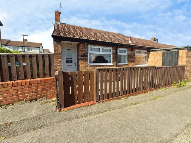 Bethune Avenue, Seaham, SR7, photo 1