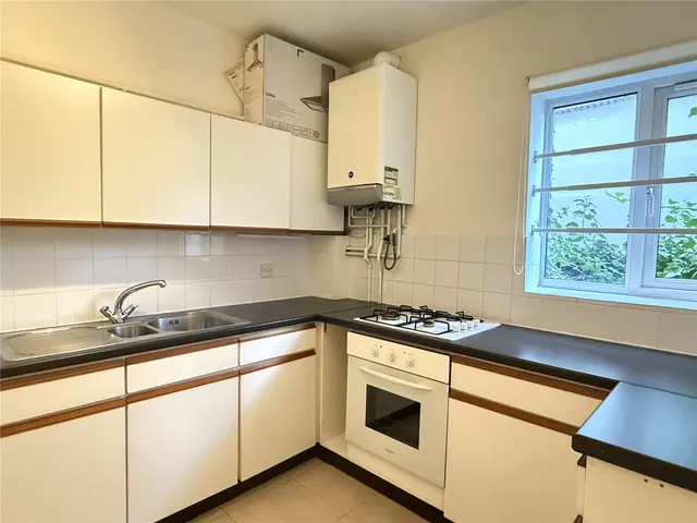 Photo 3 — Leicester Road, Barnet, EN5 5EA