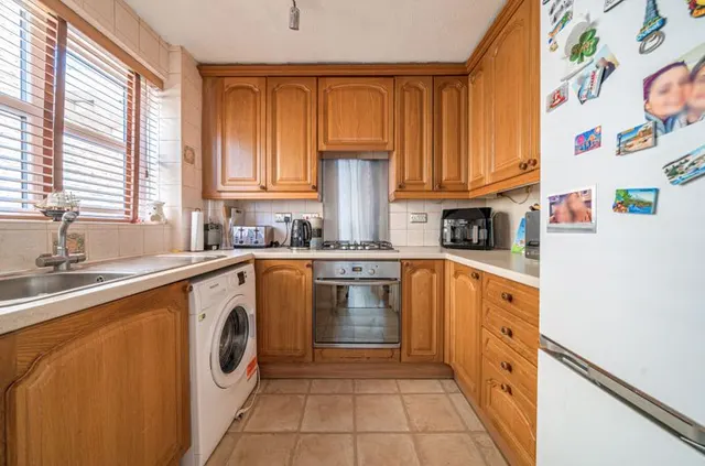 Photo 3 — Manor Road, 4 Oak House Manor Road Sidcup Greater London Sidcup, SIDCUP, Kent, DA157HX