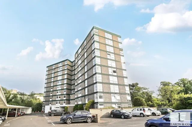 Oxford Road, Denham, UB9 4AB, photo 1