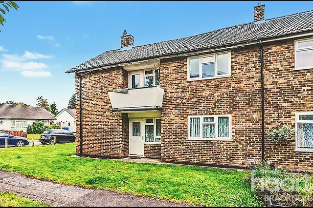 Deepfield Road, Bracknell, RG12, photo 3