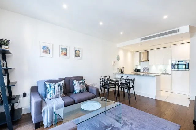 Photo 2 — Peninsula Apartments Paddington W2