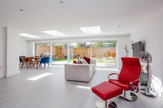 Canterbury Close, Beckenham, Kent BR3 5EP, photo 1
