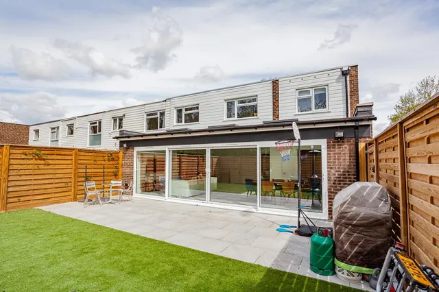 Photo 3 — Canterbury Close, Beckenham, Kent BR3 5EP