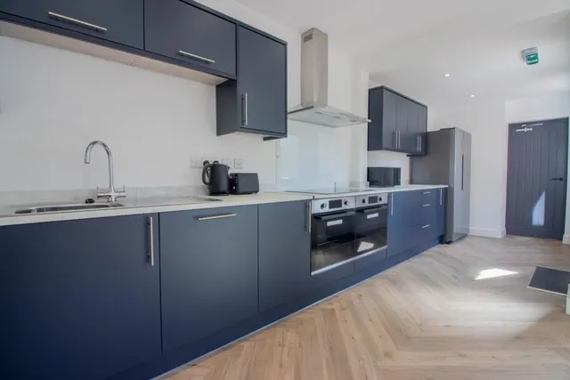 5 bedroom house, Park Street, Beeston, NG9
